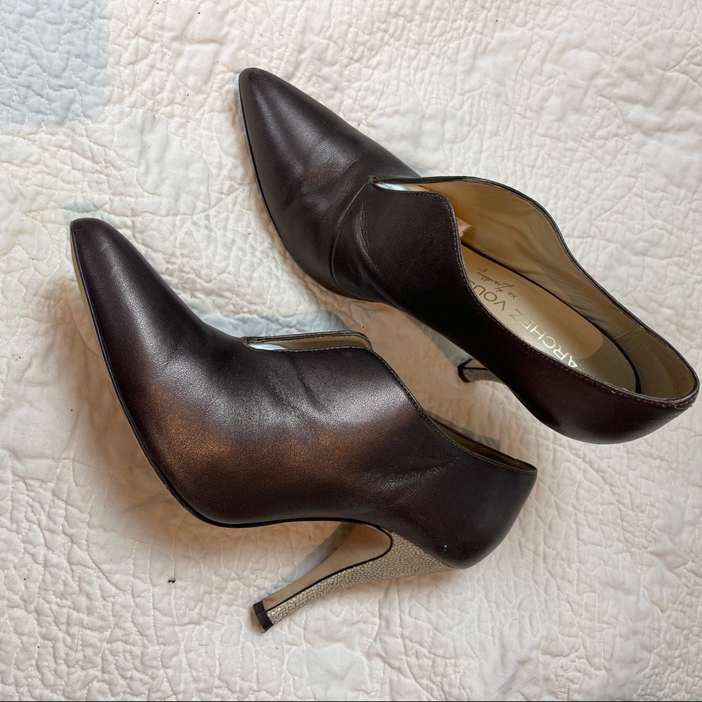 Marches Vous designer bronze ankle bootie heel 8.5